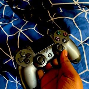 Selling this controller .!!!